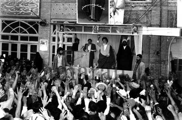 ورود امام خميني(ره) به قم پس از پیروزی انقلاب